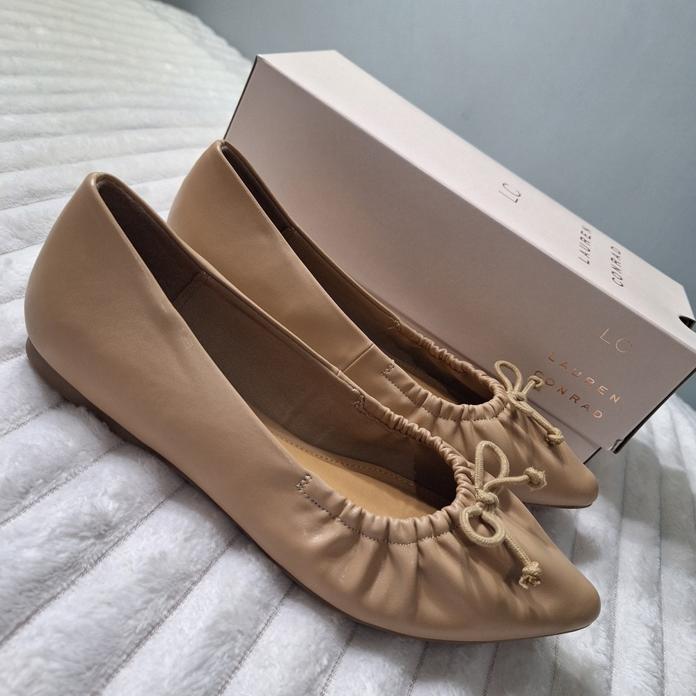LC Norita Sleek Elegant Pointed Toe Ballet Flat Shoes Women 9 Nude Memory Foam